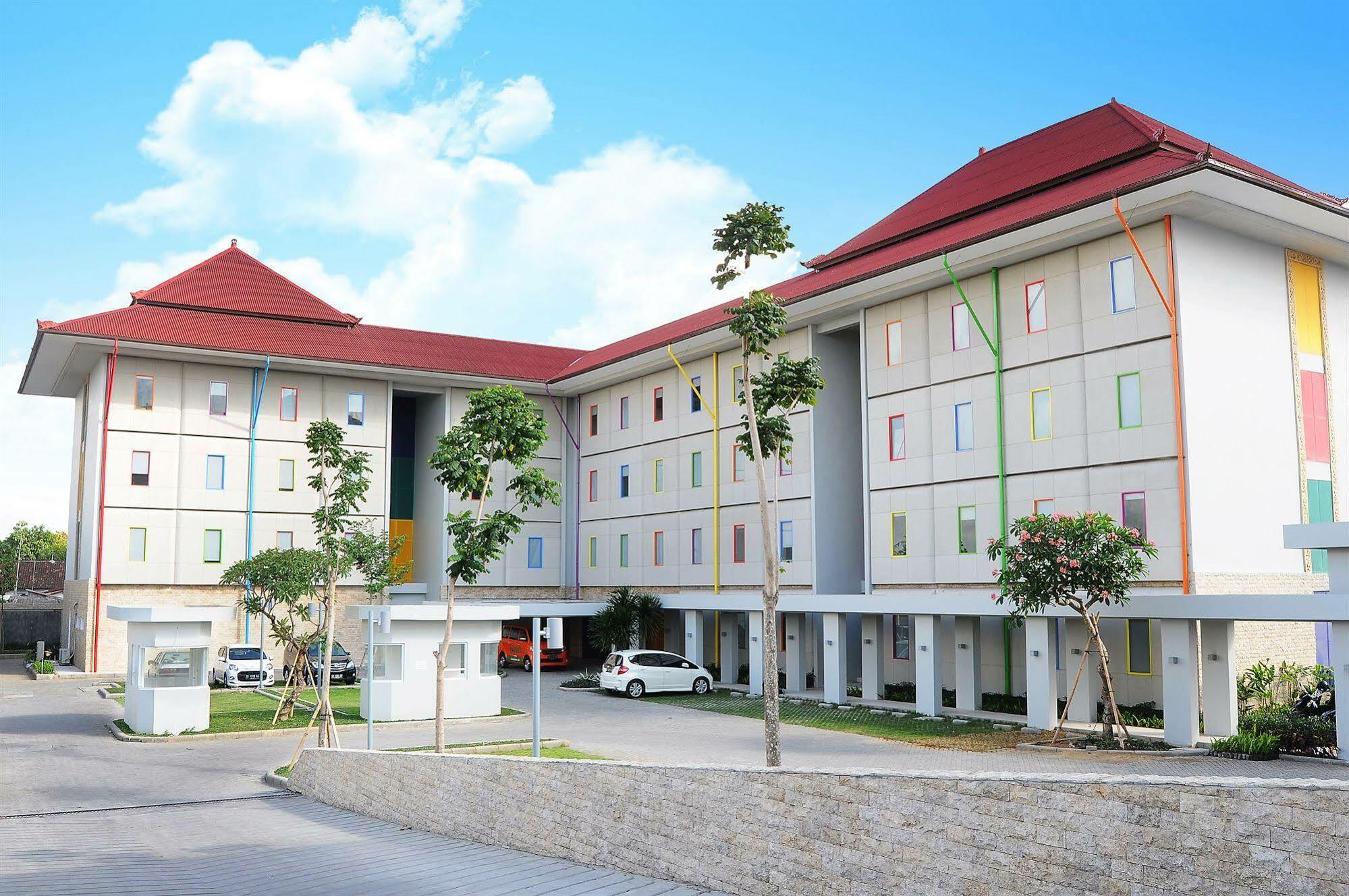 Pop! Hotel Denpasar Esterno foto
